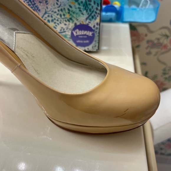 Michael by Michael Kors nude patent platform pump - Picture 7 of 11